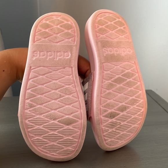 Adidas Girls Adilette Slides - Picture 4 of 5
